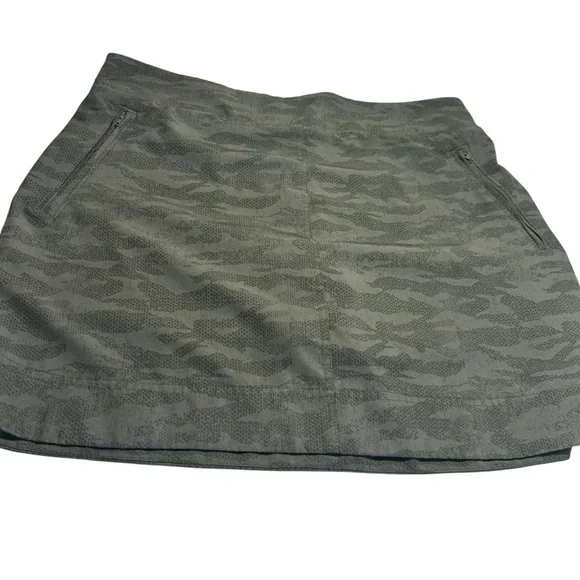 Orvis Green Camo Skort Sz Medium - Picture 3 of 10